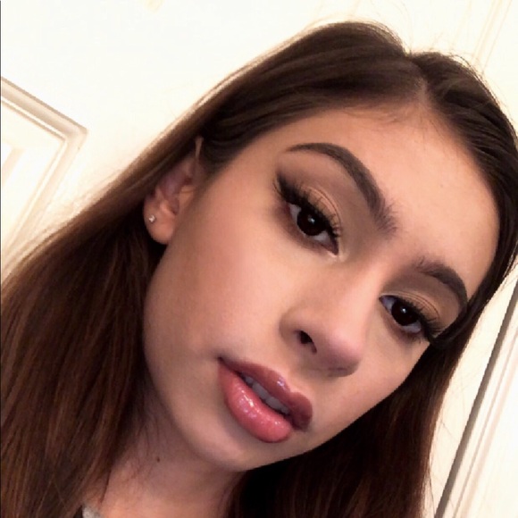 Meet your Posher, Trinity - Picture 1 of 1